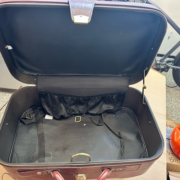 Brownish red Brittany Suitcase. Only ever been used to move. - Picture 4 of 5